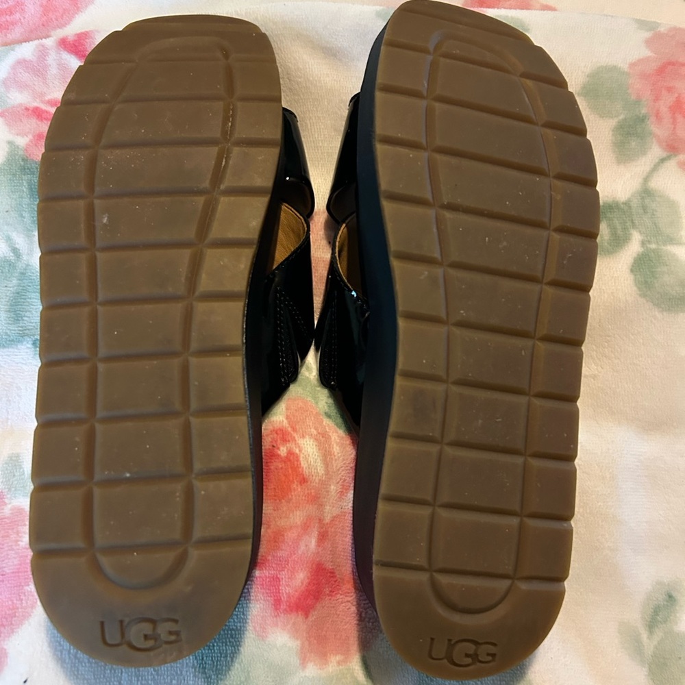 UGG Glossy Black Women's Sandals - Picture 3 of 3